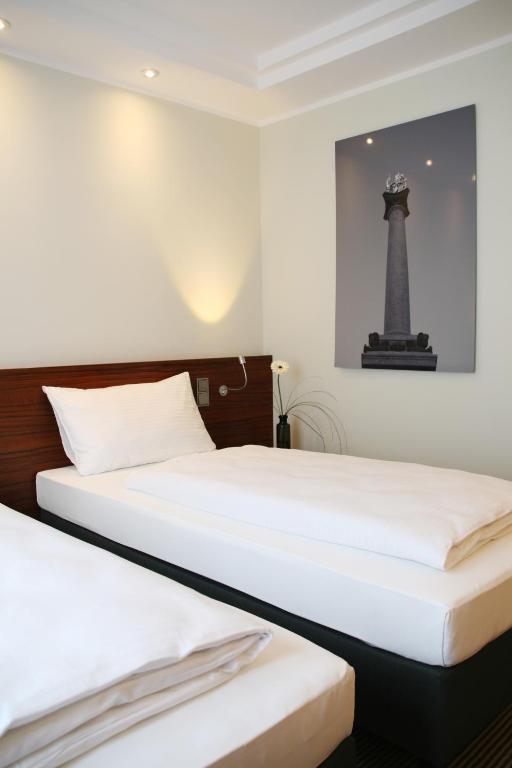 Augusten Hotel 3*