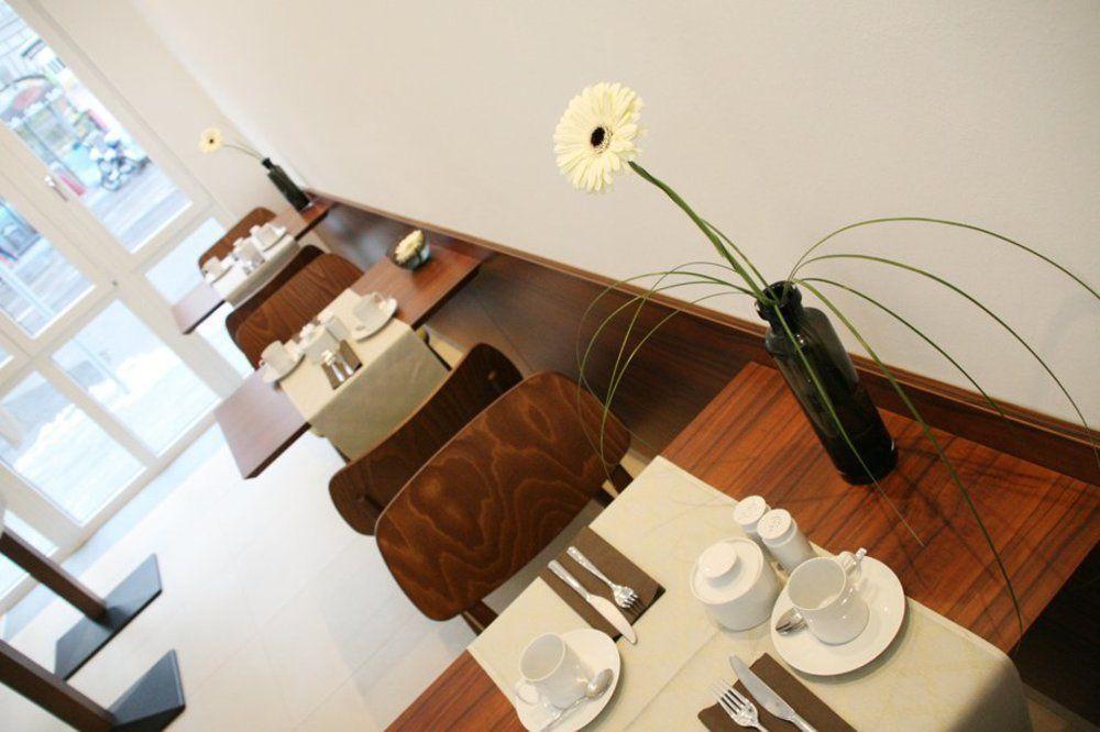 Augusten Hotel