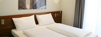 Augusten Hotel 3*